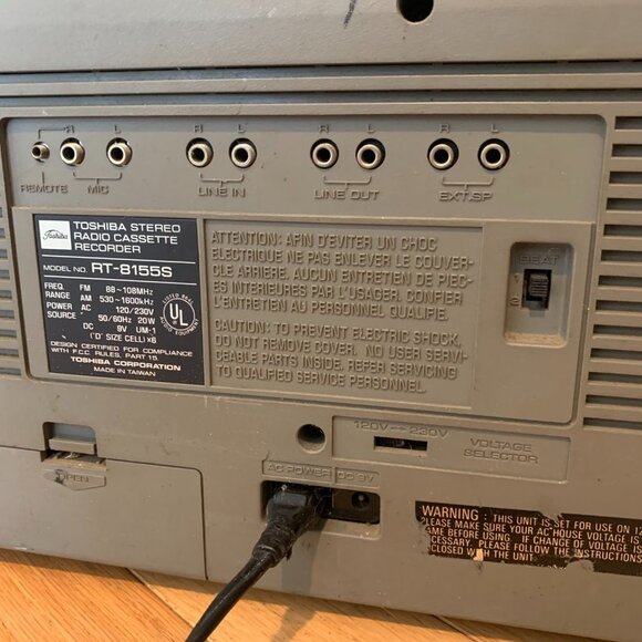 Vintage 1980's Toshiba AM/FM Portable Cassette Radio Recorder Boombox - Picture 15 of 16
